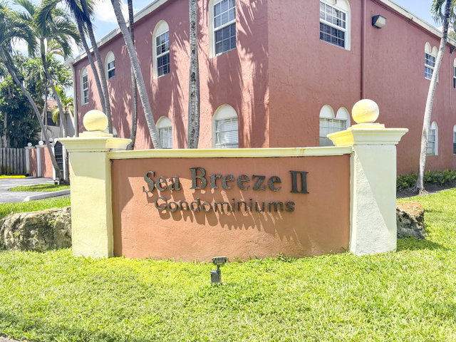 Sea Breeze II Condominium photo 3